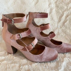 Funky velvety maryjane shoes